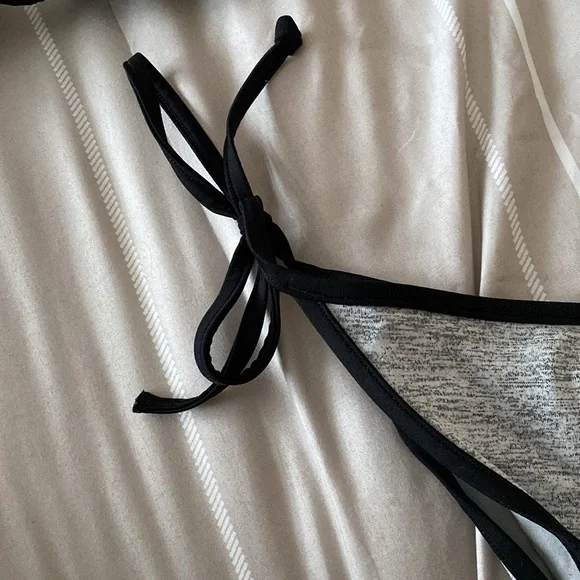 Triangle Bikini - Picture 3 of 4